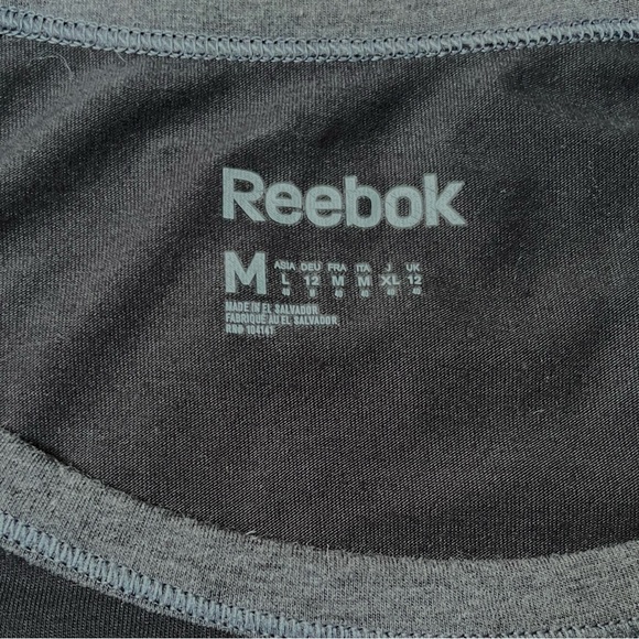 🍂 Reebok Striped Sleeve Fitted T-Shirt - Picture 3 of 4